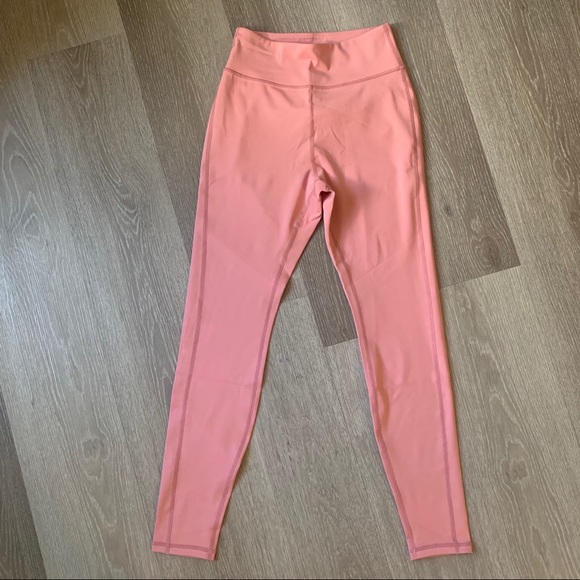 NEW!!kittenish Ruched premium leggings - Picture 5 of 14